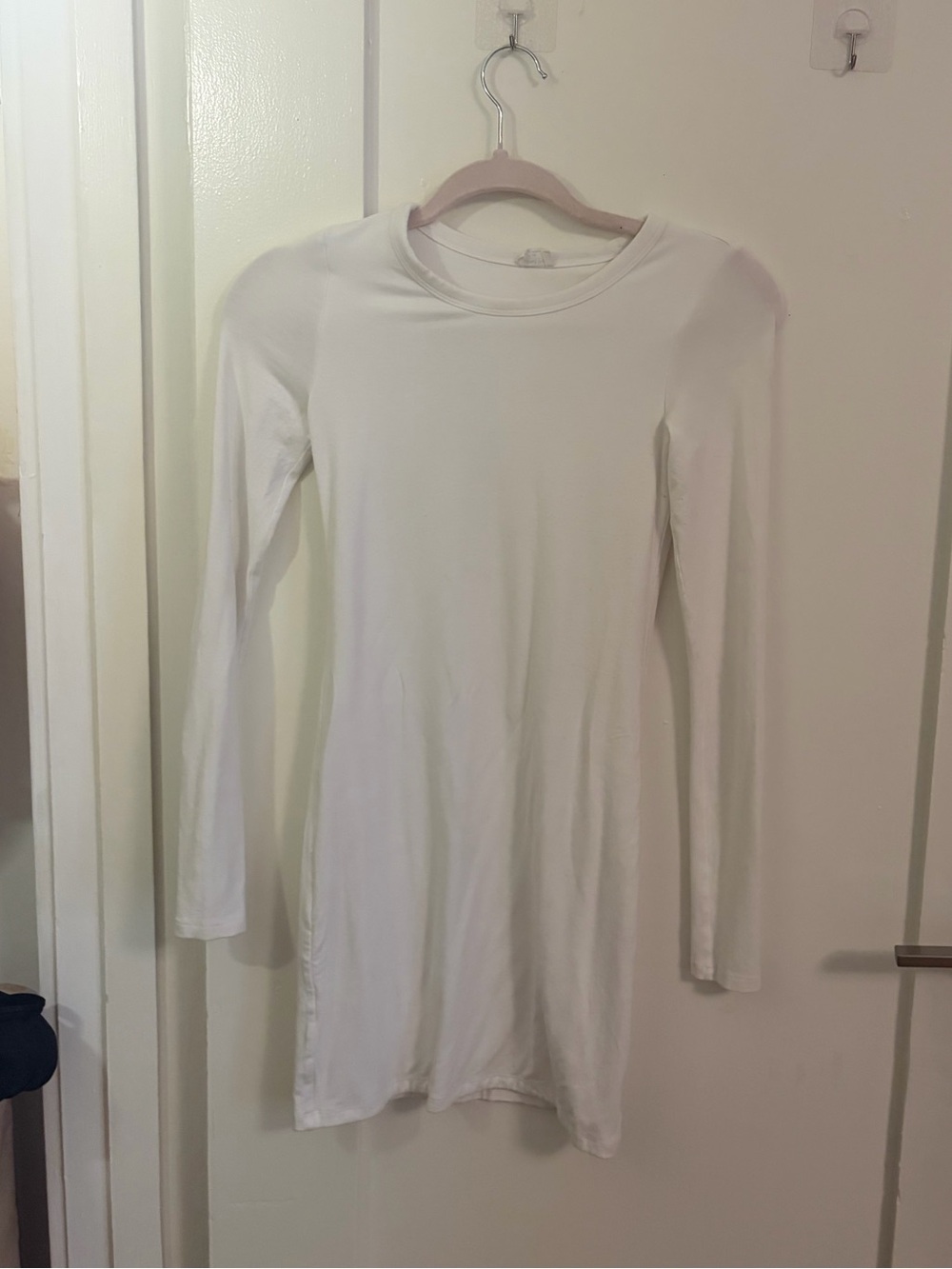 aritizia wilfred white long sleeve mini dress, really thick and stretchy